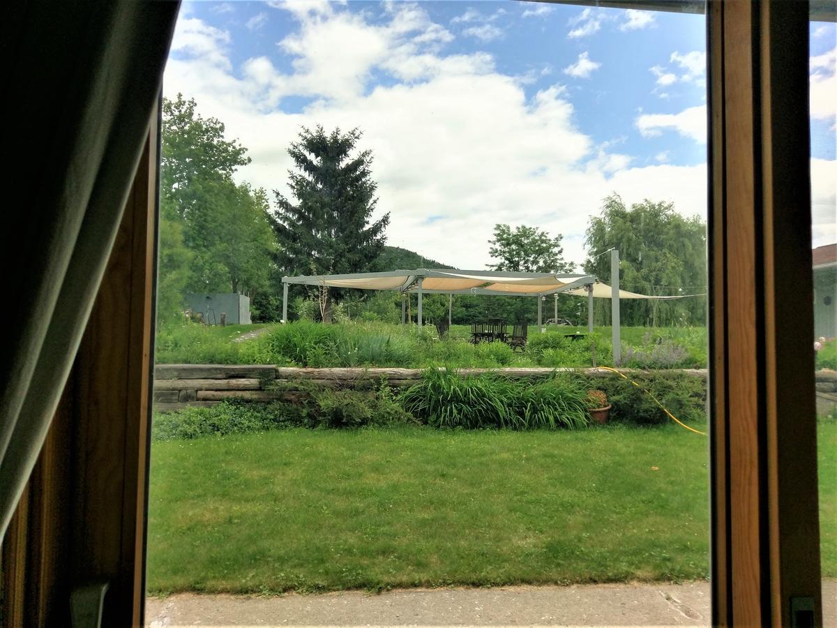Inn At Charlotte B&B 벌링턴 외부 사진