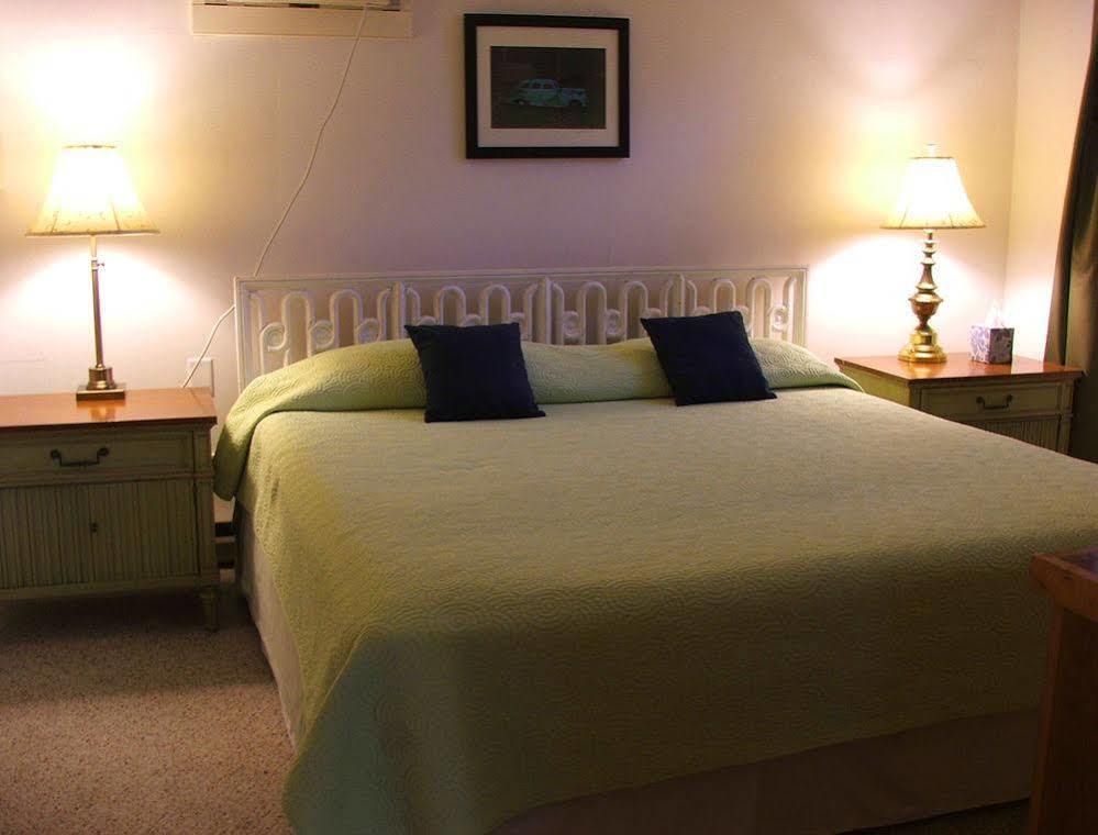 Inn At Charlotte B&B 벌링턴 외부 사진