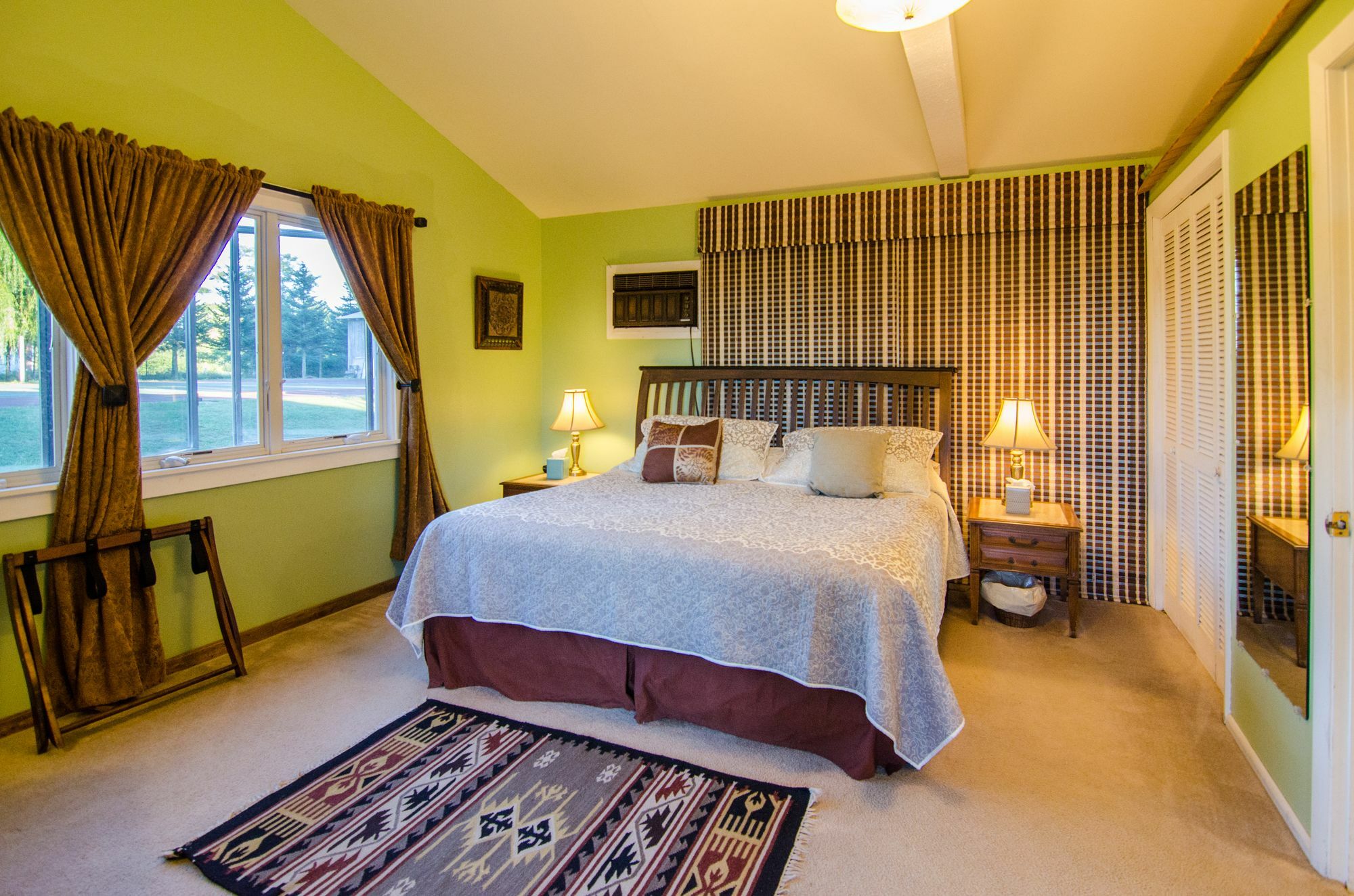Inn At Charlotte B&B 벌링턴 외부 사진